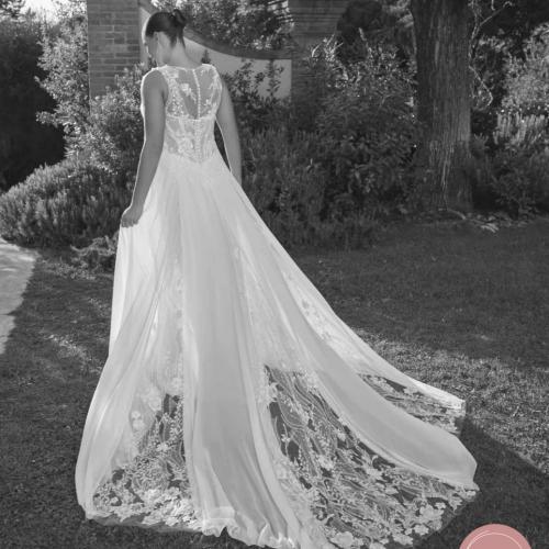Robe de mariée Jolie ronde grande taille plus size fluide simple traine dentelle - Marie Et Vous